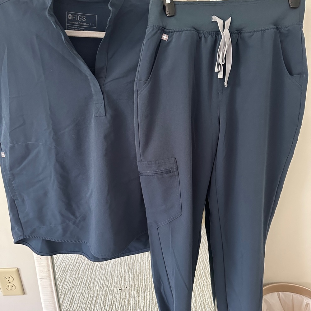 Figs Zamora HW Pants Size S/T (top option)